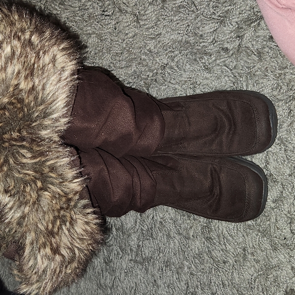 Boots - Picture 1 of 3